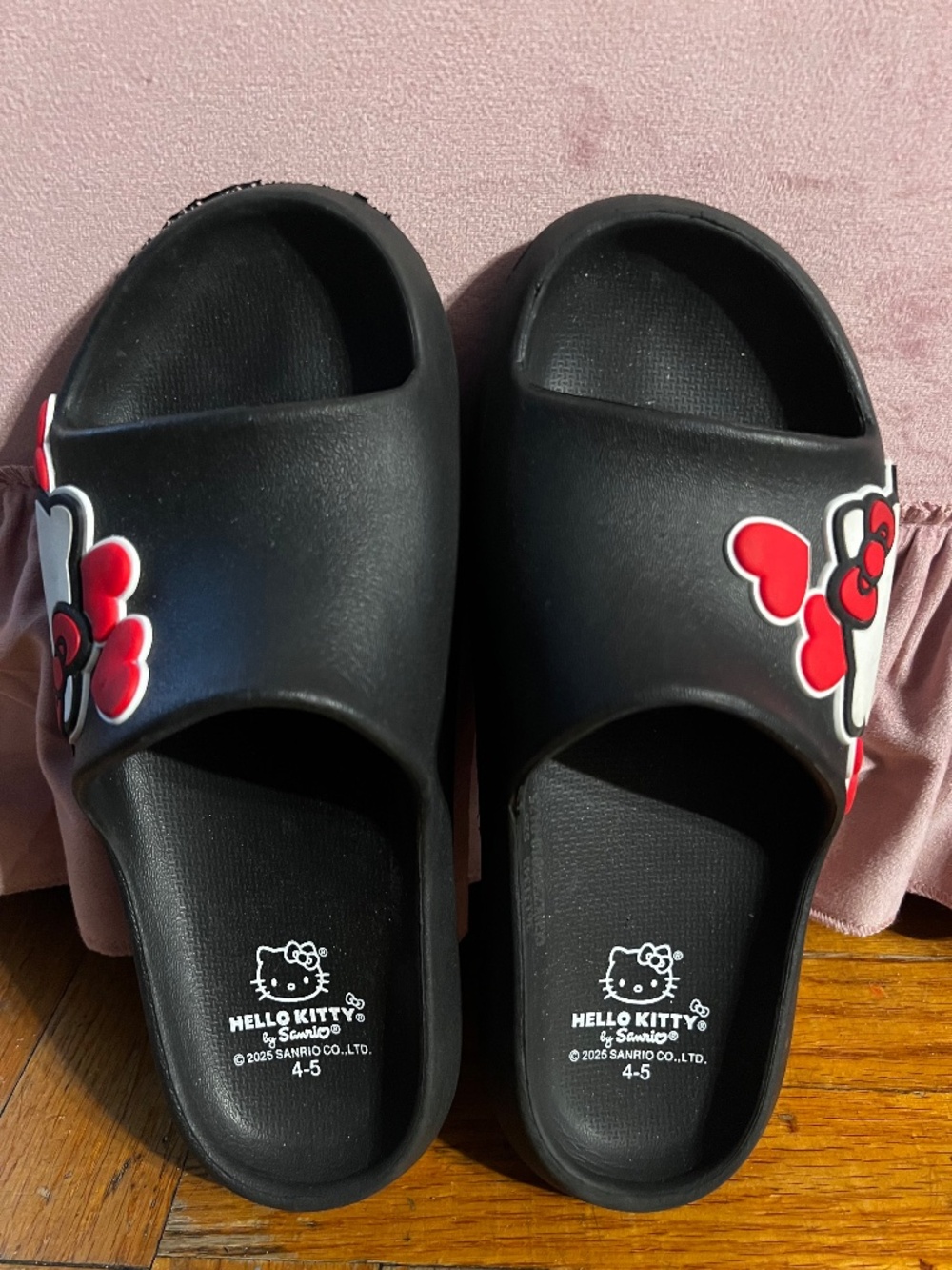 Hello Kitty Sanrio Black Foam Slides Sandals - Hearts/Winking - Size 4-5